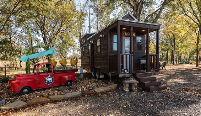 Newly Built Tiny House Near College Station and Round Top Area