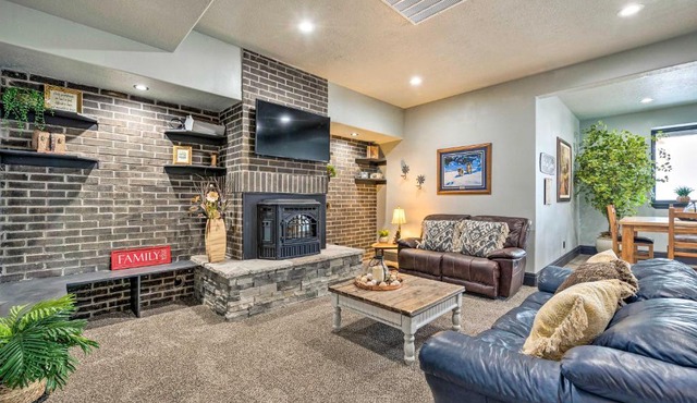 Newly Built Tooele Suite with Stunning Views!