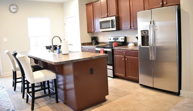 Newly built townhouse with all the amenities!