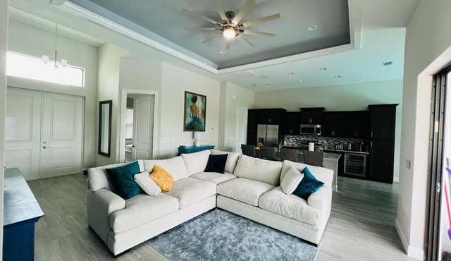 Newly built Villa Ballerina with heated pool and incredible view into beautiful Arrowheadcanal