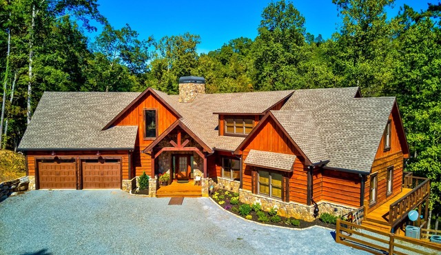 Newly Built, Waterfront Lodge on Talona Creek with Game Room, Home Theater, WiFi