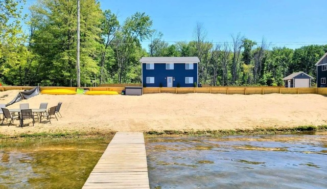 Newly Built Waterfront home w/amazing views!