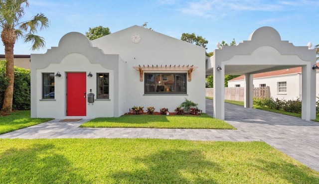 Newly Constructed Home near Downtown and Beaches