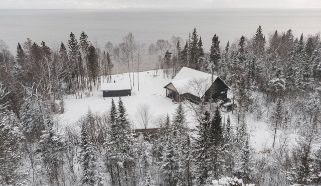 Newly Constructed Cottage on Lake Superior Beachfront