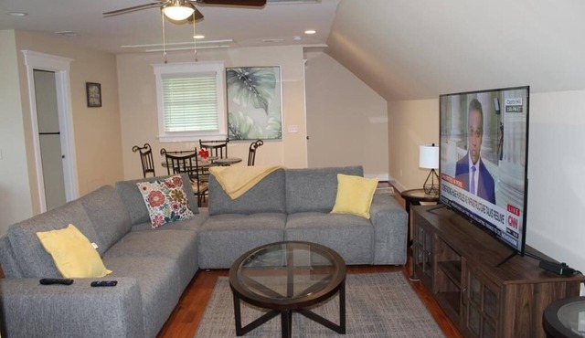 Newly Constructed Garage Apartment w/Marsh Views; 3 Miles to Beach; CableTV/WiFi