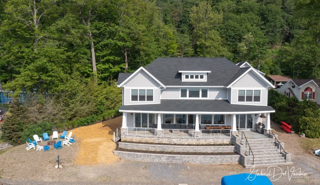 Newly Constructed Luxury Home On 150' Natural Beach With Dock And Hot Tub!