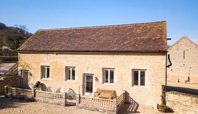 Newly Converted Stables at Stunning Cotswold Farm