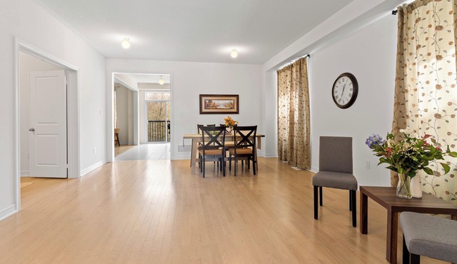 Newly Crafted Luxury Retreat ~4BR 3.5WR~ Shelburne