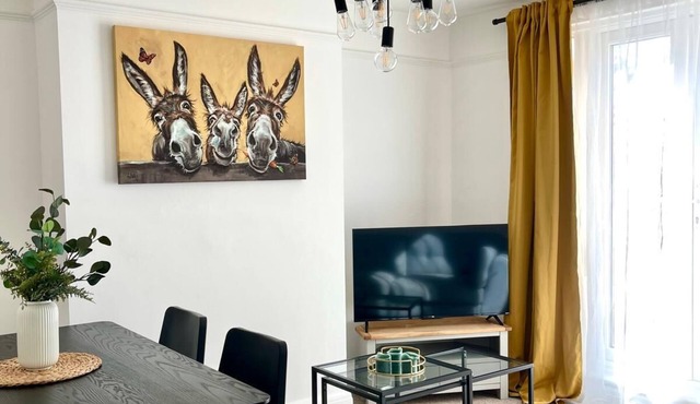 Newly decorated 4-bed home near Cambridge city centre