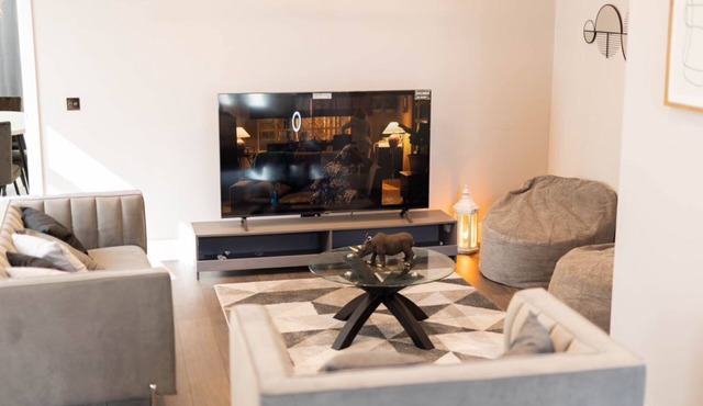 Newly Decorated Luxury 3 Bedroom House in Tottenham, London