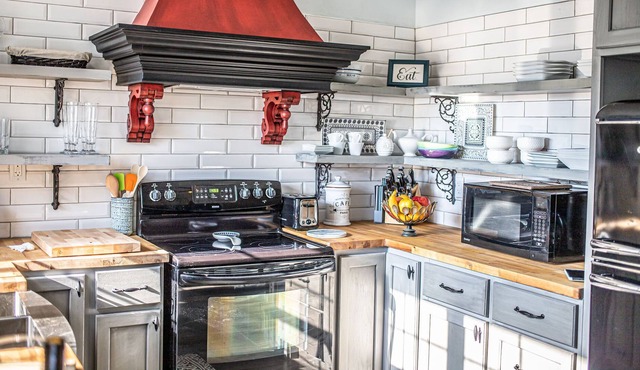 Newly designed loft in historical home w/fire pit, beaches and hiking trails.