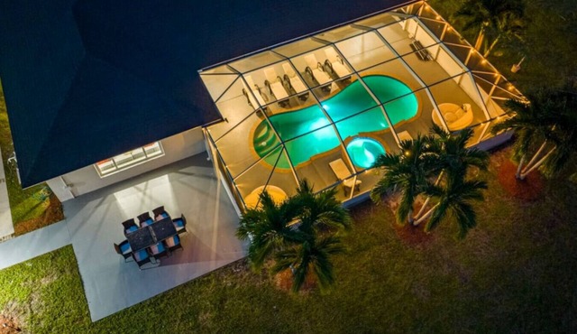 Newly Designed Renovated Luxe 8 BR Heated Pool