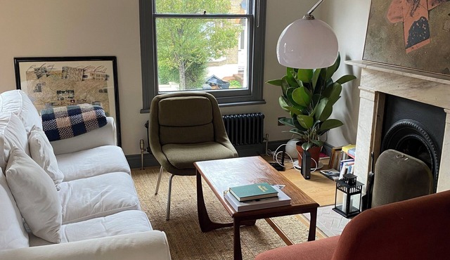 Newly done 2-bed, 2-bath flat in Peckham, SE London.