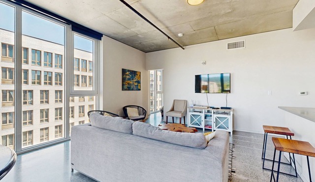 Newly Finished Nob Hill Condo w/Great Walkability and Central Location
