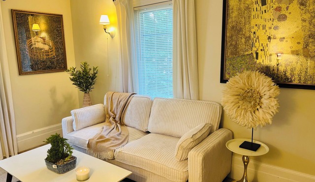 Newly furnished 1-bedroom apartment within a historic estate