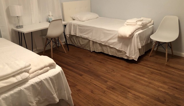 Newly furnished 3 bed/2 bath - Month to month rental