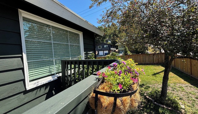 Newly Furnished 4 BR & 2 FB, 25-mins to T-Mobile Park, UW, SN, & Cruise Terminal