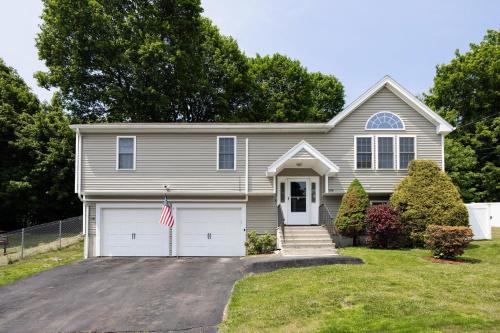 Newly Furnished 4Bedroom Home Near Worcester Airport