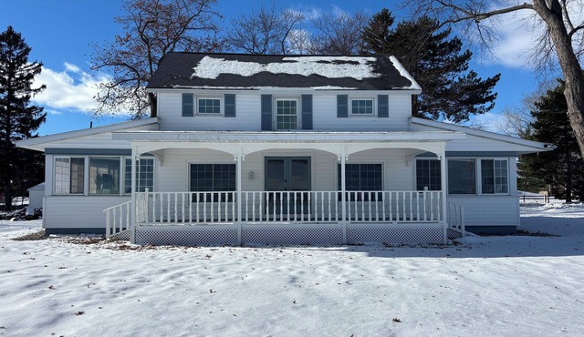 Newly furnished beach house on the Saginaw Bay, sleeps up to 14