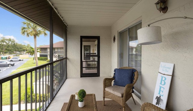 Newly Furnished condo, close to beautiful Jupiter and Juno Beaches.