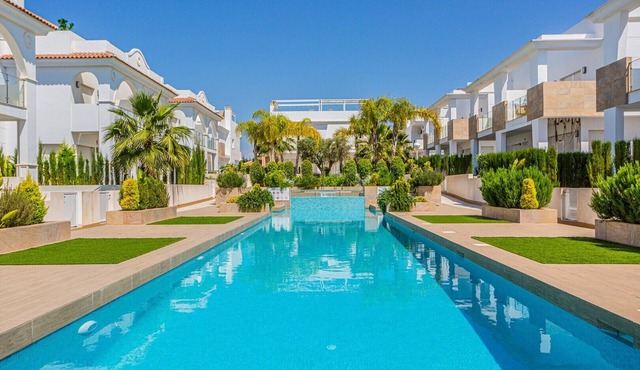 Newly furnished semi-detached house in Spain