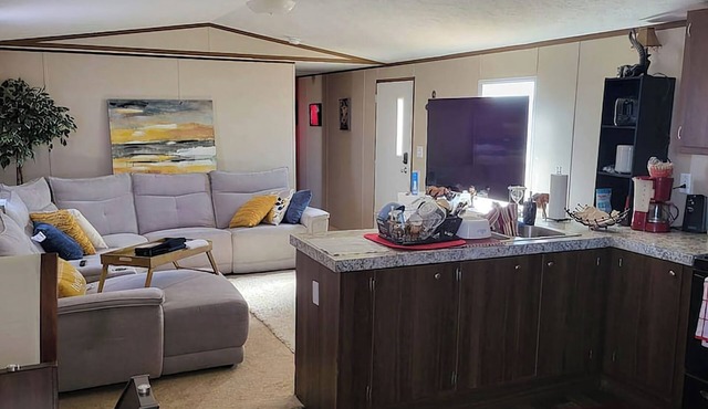 Newly furnished spacious home out in the stix w peace n quiet