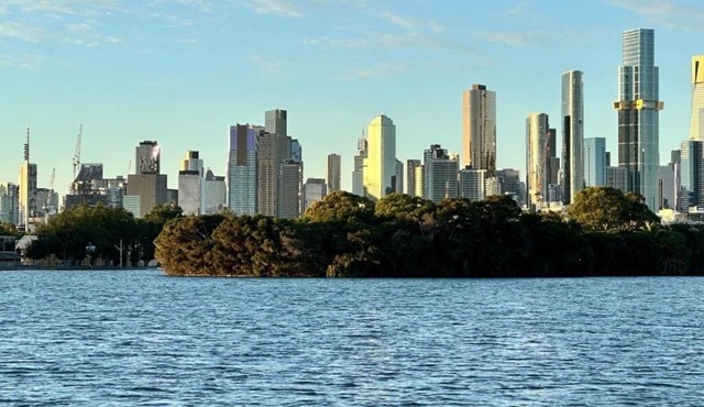 Newly Furnished Toorak Escape 3BR Garden