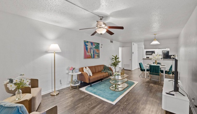 Newly Furnished Walk to UT Austin West Campus Downtown Austin King & Queen
