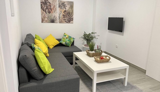 Newly Inaugurated Apartment with Private Parking in Central Córdoba