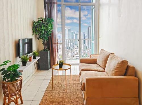 Newly Large 2BR Ambassador2 Apt with Pool Gym WiFi