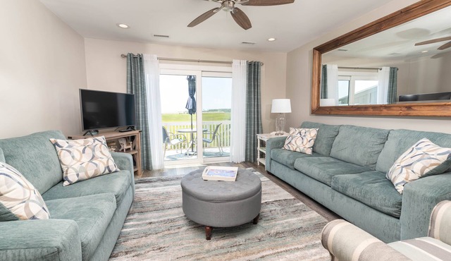 Newly Listed Immaculate Condo - Distant Ocean Views - Pool and Beach Access