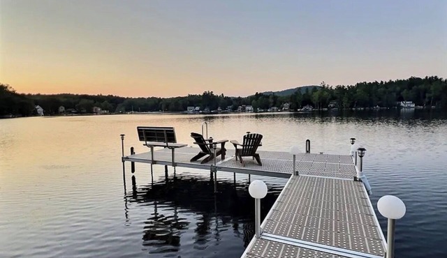 Newly Listed 4-bedroom Lakefront house minutes from Mount Sunapee
