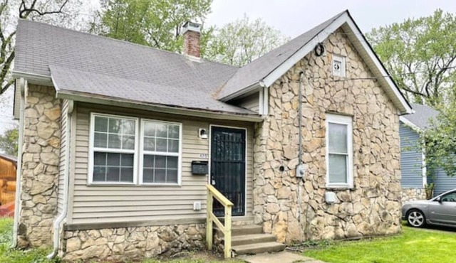 Newly Listed Beautiful Home in Franklin, Sleeps 6!