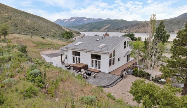 Newly listed - Mountain Escape: Mt Timp & Lake Views, Sauna, Hot Tub 5BR/4BA