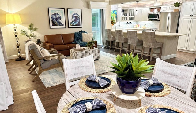 Newly listed Waterfront Townhouse in Old Naples