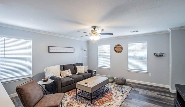 Newly Minted Bungalow, near Austin