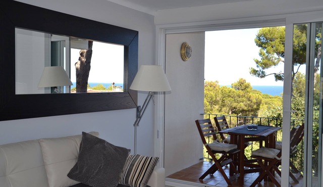 Newly renovated apartment 300 meters from the beach