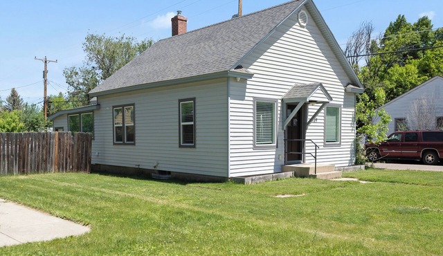 Newly Re-Finished 2 bed, 1 bath close to downtown