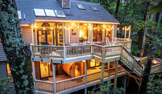 Newly Rebuilt Home - Hot Tub - Sauna - Sleeps 14