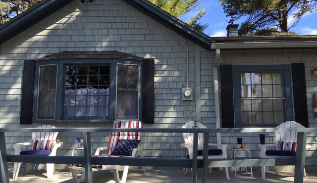 Newly redone beautiful 3 Bedroom Cottage on White Pond