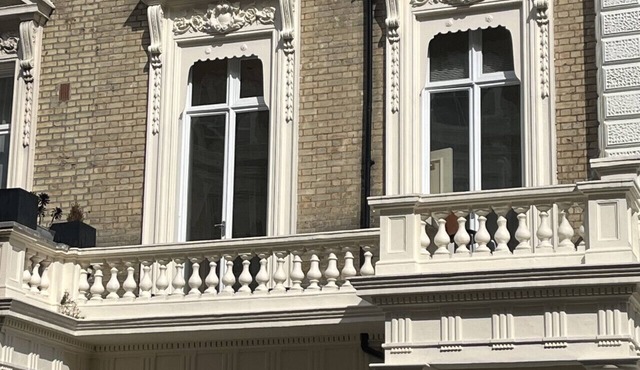 Newly refurbished - Awesome 3 bedroom Notting Hill very central with a balcony