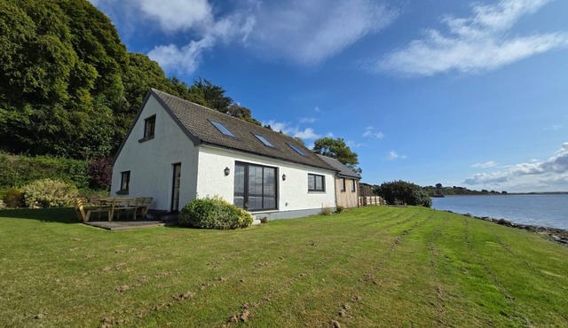 Newly refurbished 4 bedroom house on the waterfront in historic Fortrose