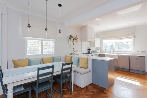 Newly Refurbished 4 Bedroom House in East London