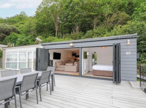 Newly Refurbished Beach Lodge