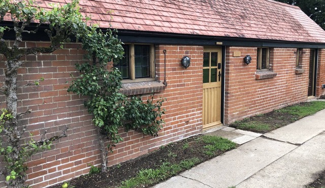 Newly Refurbished Cottage in the Orchard of Manor House