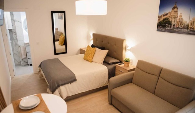 Newly refurbished luxury suite with kitchen
