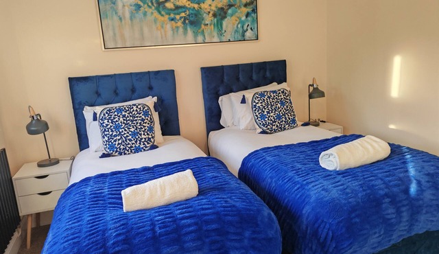 Newly refurbished One Bedroom House With Front Garden