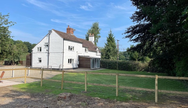 Newly refurbished semi-detached cottage set on the banks of the River Severn