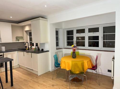 Newly Refurbished Two Bedrooms Flat