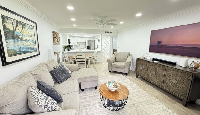 Newly remodel 2br condo across from the beach